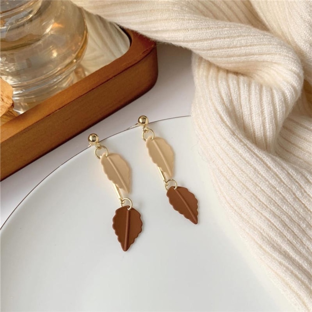 *CHANELLE* Brown Leaf Shaped Fashion Earrings